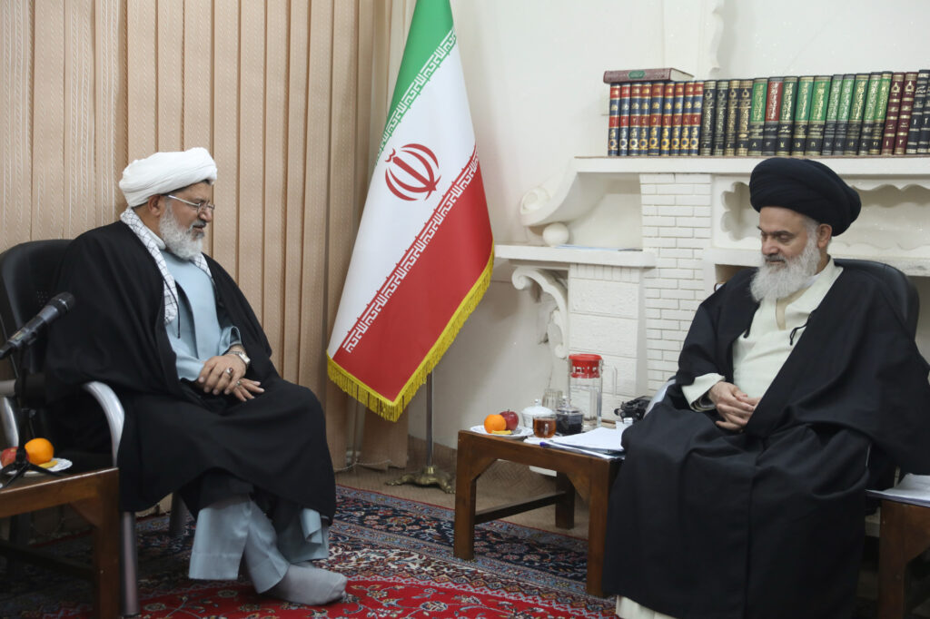 دیدار رئیس سازمان عقیدتی سیاسی فرماندهی کل انتظامی کشور با آیت الله بوشهری