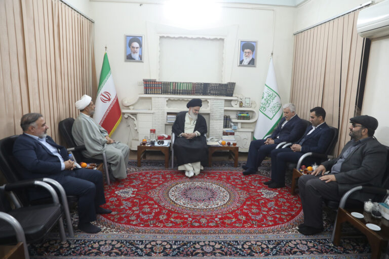 خون شهدا تضمین کننده انقلاب اسلامی است