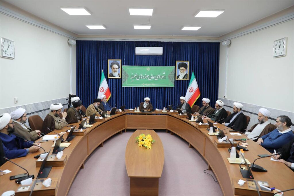 دیدار معاون و مدیران پژوهش حوزه های علمیه با آیت الله شب زنده دار 1