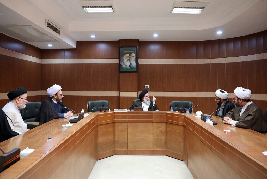 دیدار معاون پژوهش حوزه‌های علمیه با آیت الله خاتمی1