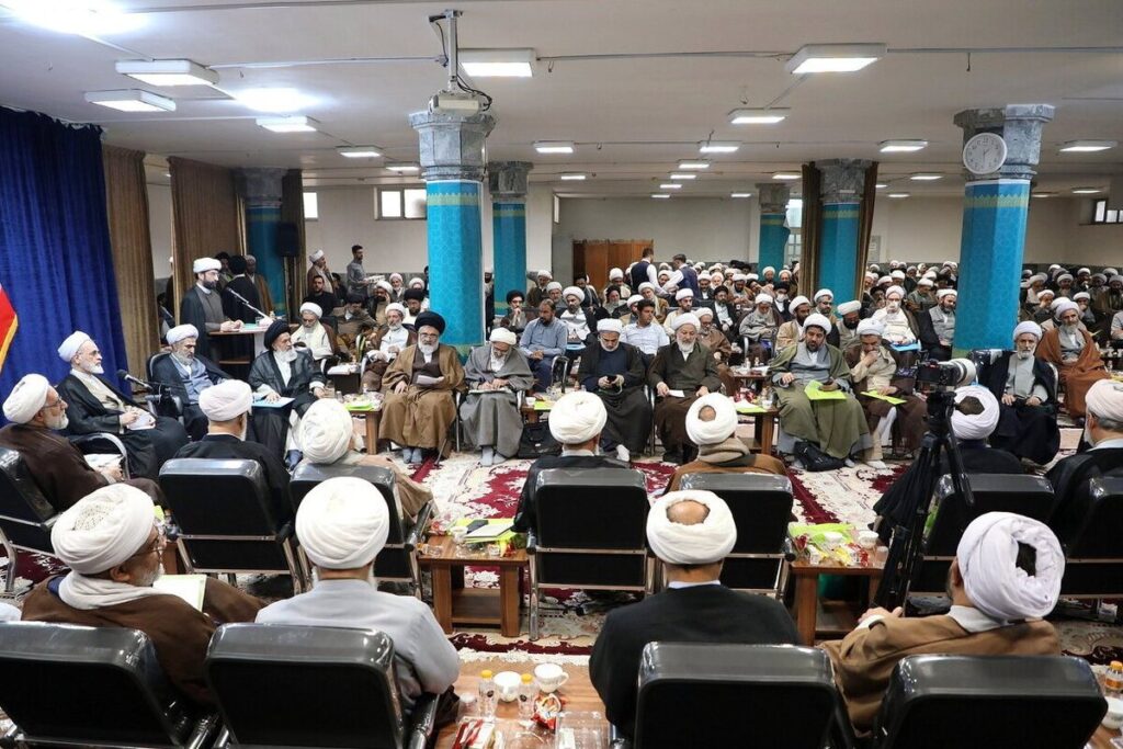 نشست هم‌اندیشی اساتید و مفسران تخصصی قرآن کریم