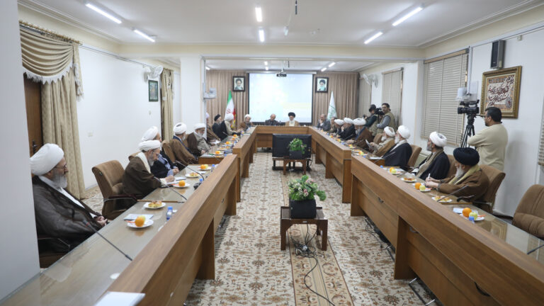 تصاویر | حضور رئیس رسانه ملی در جلسه جامعه مدرسین