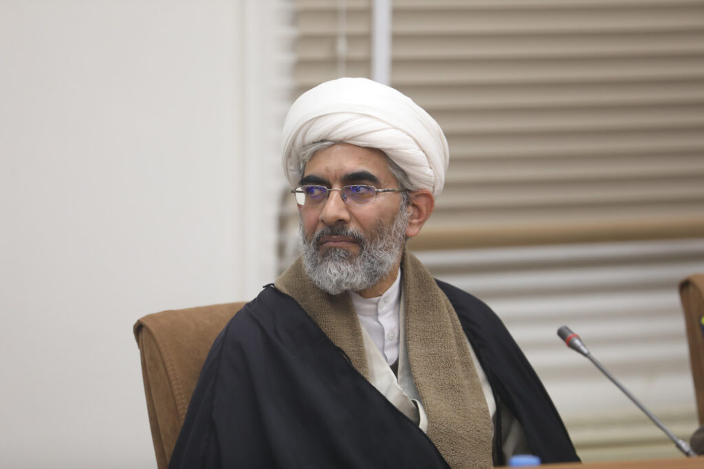 حضور رئیس صدا و سیما در جلسه جامعه مدرسین (دی ماه 1404) (12)