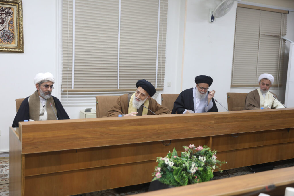 حضور رئیس صدا و سیما در جلسه جامعه مدرسین (دی ماه 1404) (5)