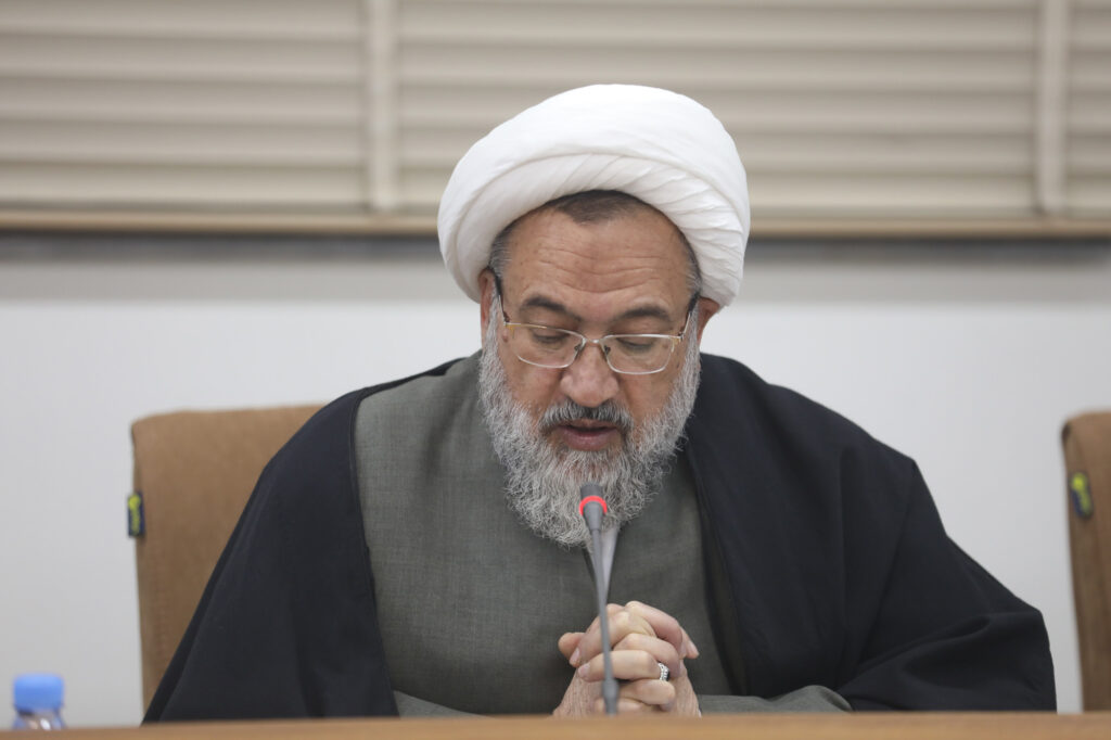 حضور رئیس صدا و سیما در جلسه جامعه مدرسین (دی ماه 1404) (7)