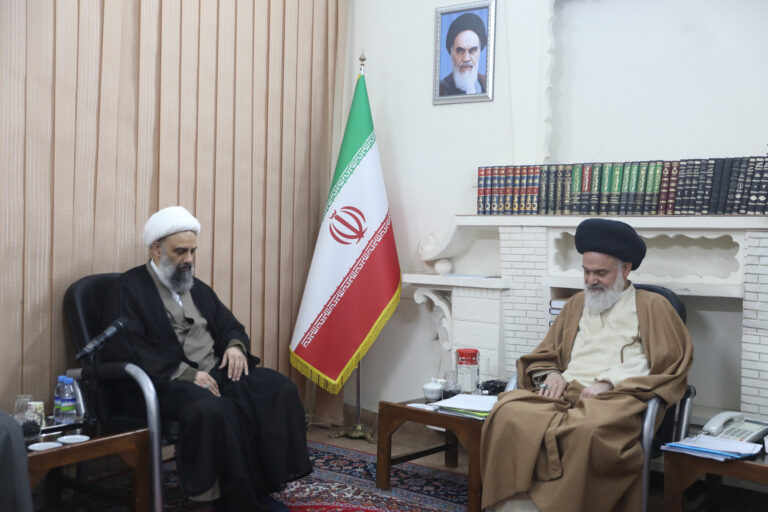 دیدار مدیر حوزه‌های علمیه خواهران با آیت الله بوشهری