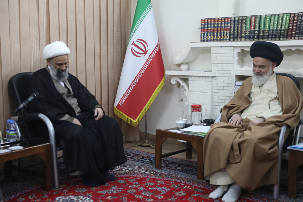 دیدار مدیر حوزه‌های علمیه خواهران با آیت الله بوشهری2