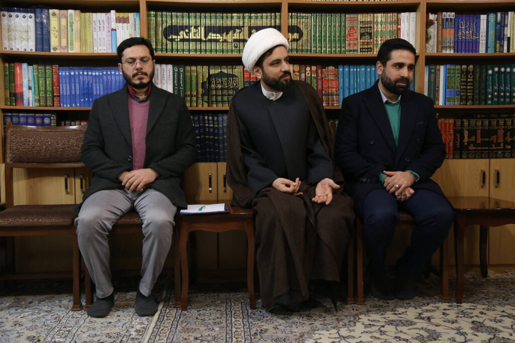 4آیت الله مکارم شیرازی در دیدار رئیس مرکز ملی فضای مجازی