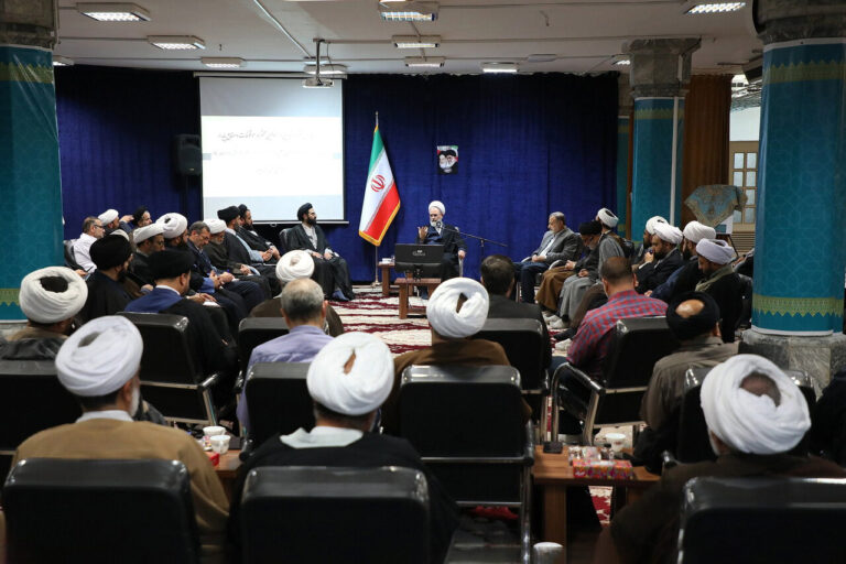 آیت الله اعرافی در هم اندیشی مسئولان امور موقوفات حوزه های علمیه سراسر کشور