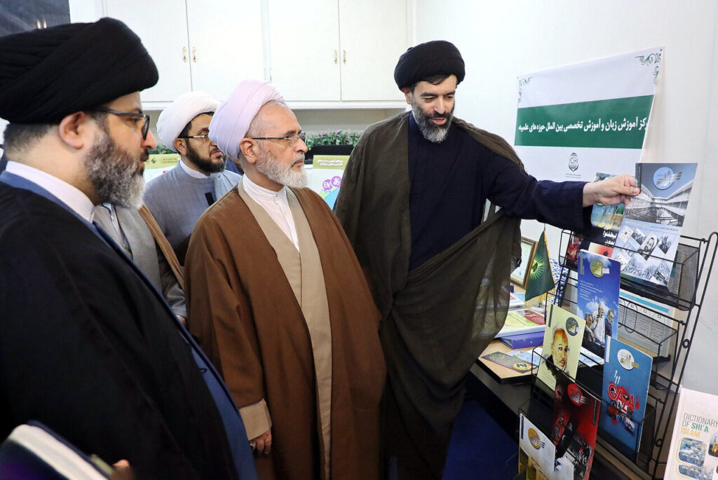 آیت الله اعرافی دربازدید از مجتمع آموزش حوزه1