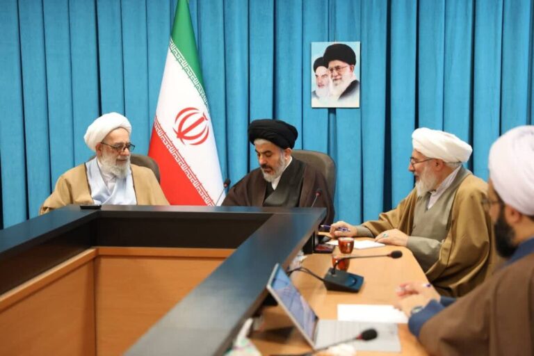 حجت الاسلام والمسلمین فرخ فال در جلسه شورای حوزه علمیه آذربایجان غربی