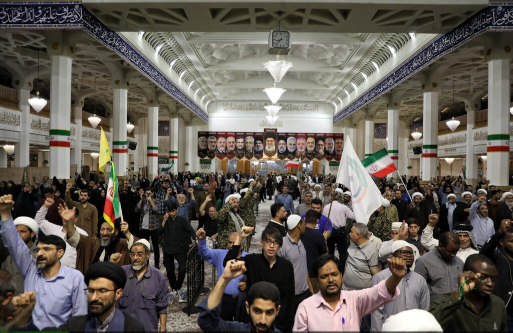 اجتماع حوزوریان درحرم مطهر