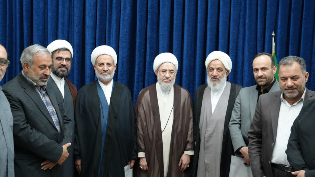 آیت الله اراکی در دیدار با جمعی از وکلای ملت.