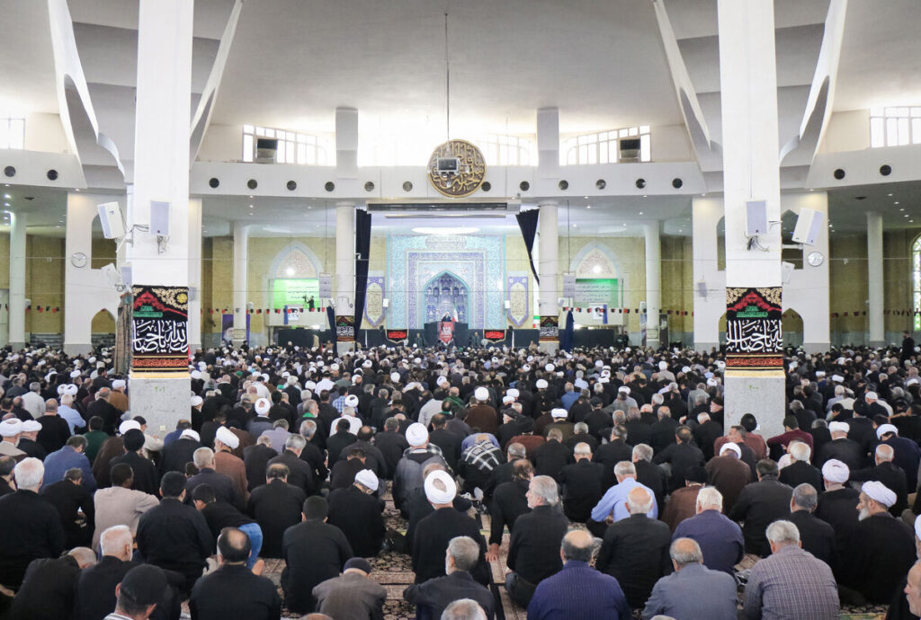 آیت الله اعرافی در نماز جمعه قم.