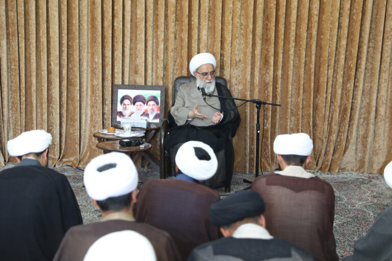 دیدار آیت الله شب زنده دار با مدیران حوزه علمیه استان کرمان