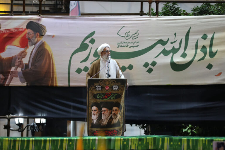 حجت الاسلام والمسلمین فرخ فال در تجمع مردمی ساری.