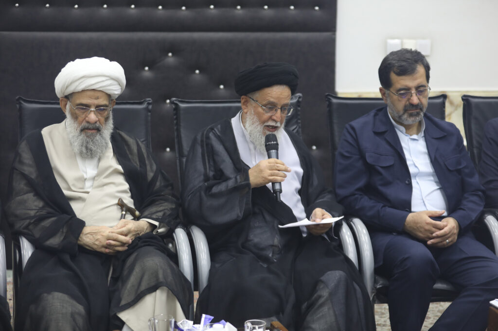 حضور معاون اول رئیس جمهور در جلسه جامعه مدرسین 16 شهریور 1405 (11)