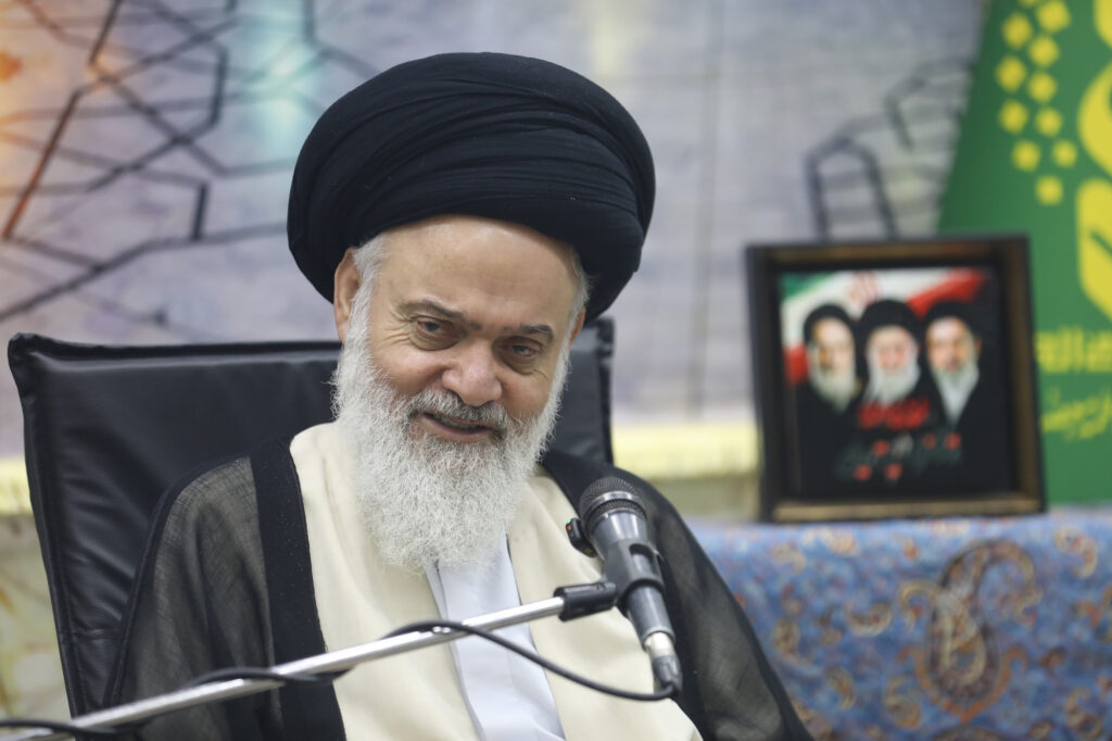 دیدار فرماندهان انتظامی استان قم با آیت الله حسینی بوشهری 4 مهر 1405 (18)