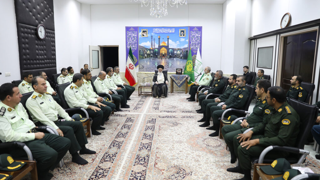 دیدار فرماندهان انتظامی استان قم با آیت الله حسینی بوشهری 4 مهر 1405 (3)
