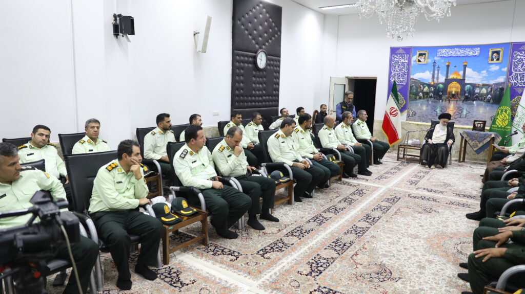 دیدار فرماندهان انتظامی استان قم با آیت الله حسینی بوشهری 4 مهر 1405 (7)