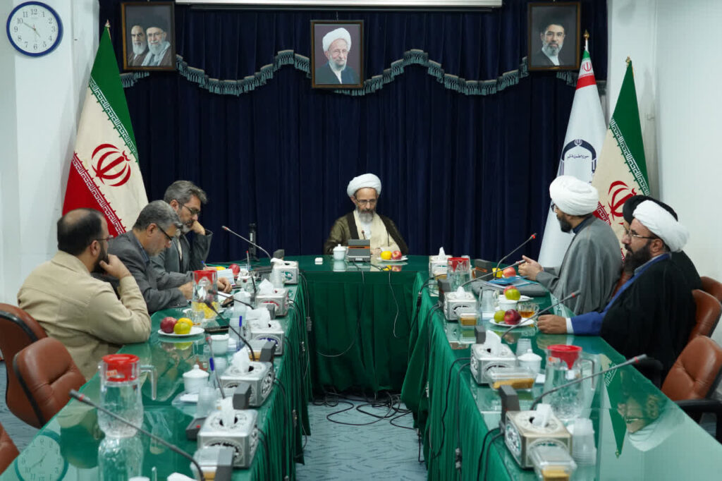 آیت الله رجبی دردیدار با رئیس سازمان فرهنگ اسلامی قم.j