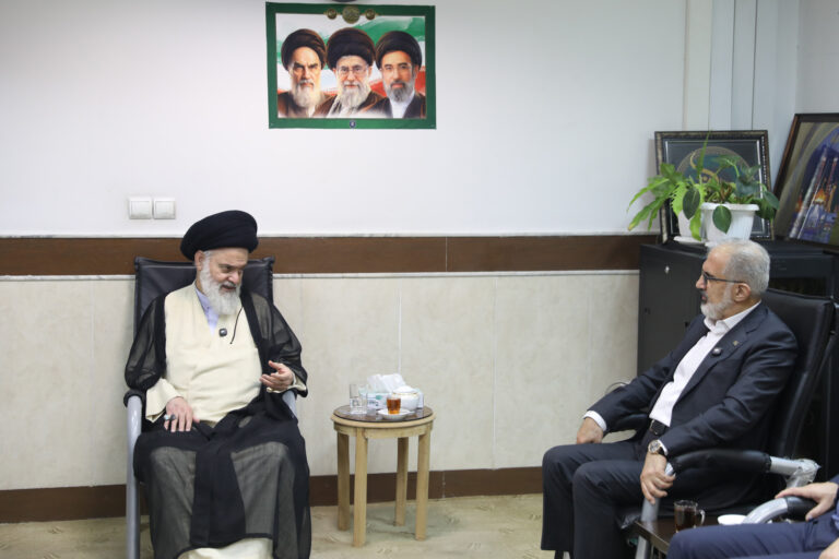 آیت الله حسینی بوشهری در دیدار با مدیرعامل بانک مسکن: مسکن، مسئله‌ای اساسی برای نسل جوان است