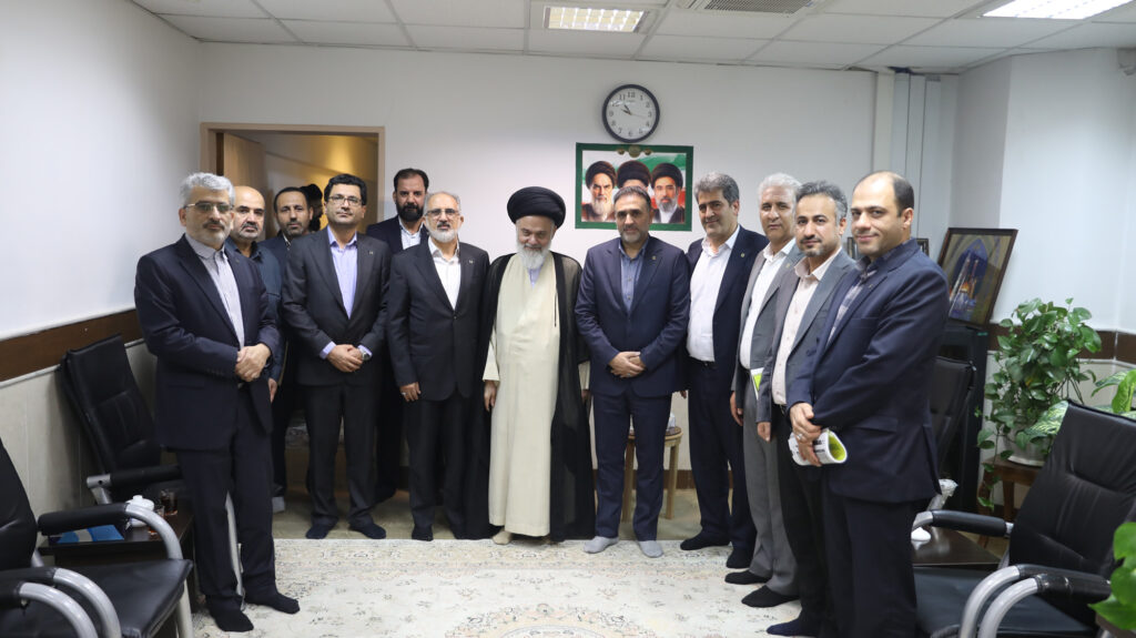 دیدار علی خورسندیان مدیرعامل بانک مسکن با آیت الله حسینی بوشهری